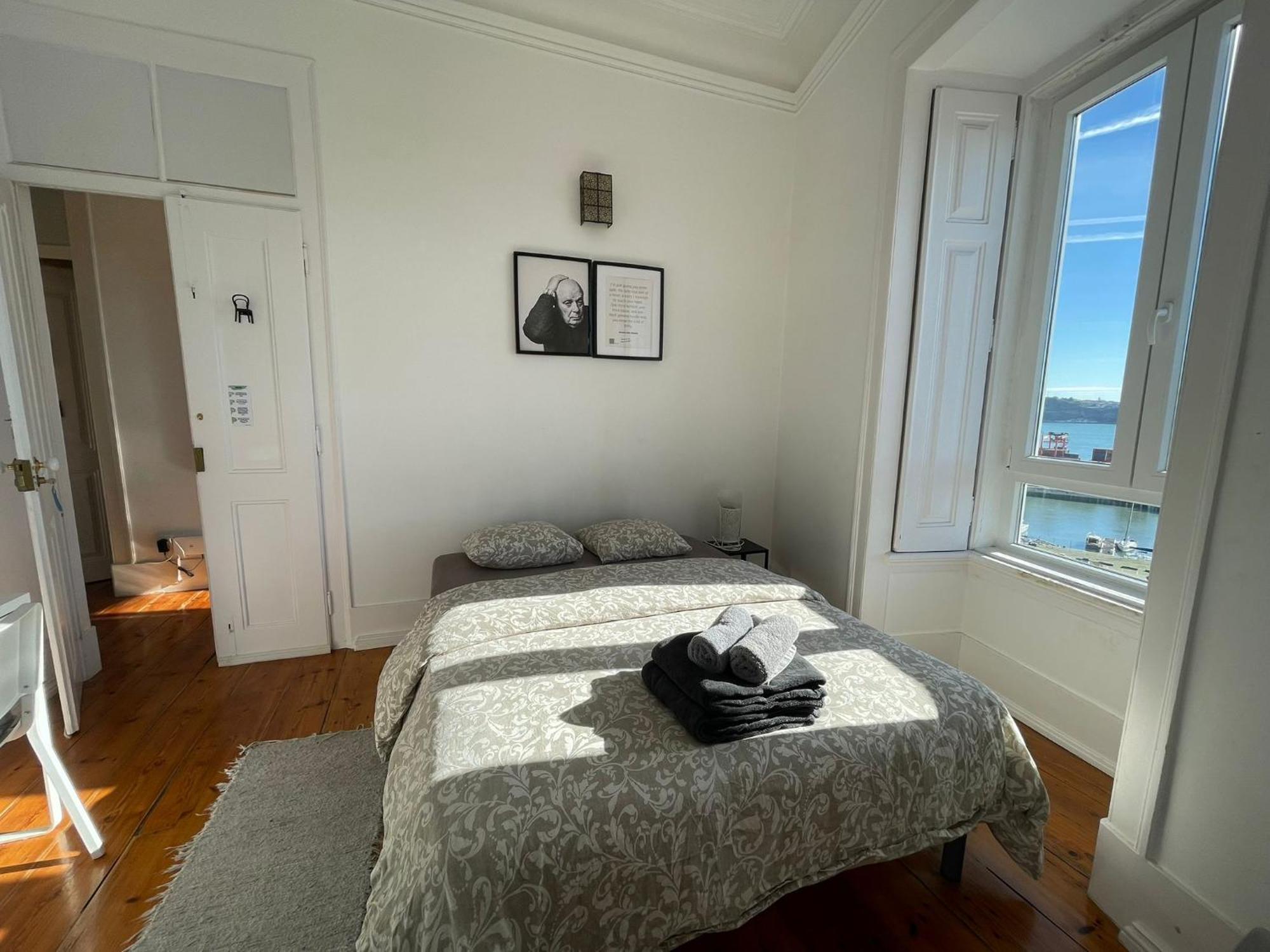 Embassy Arriaga Private Elegance Rooms In Stylish Shared Apartment Lisabona Exterior foto