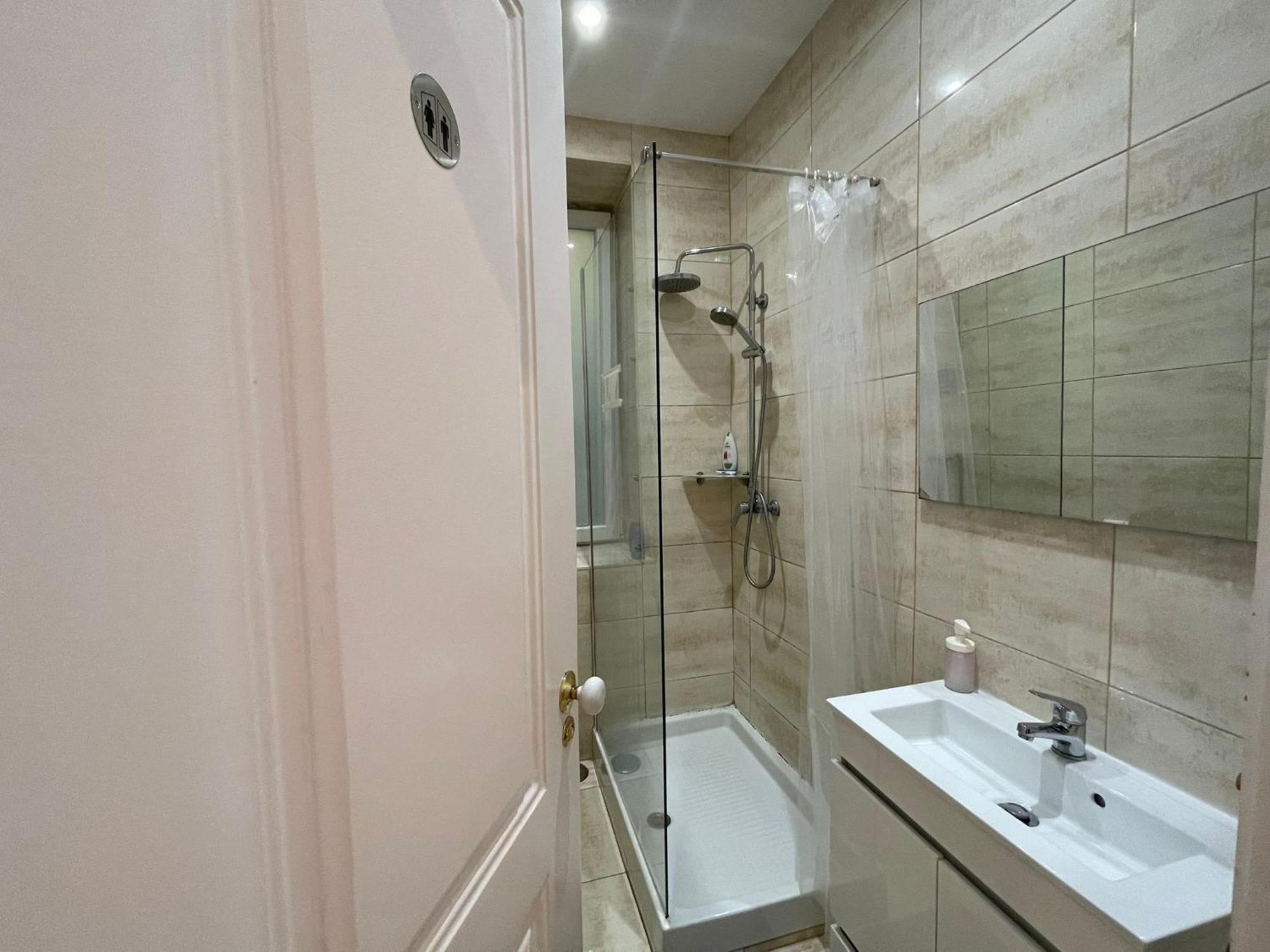 Embassy Arriaga Private Elegance Rooms In Stylish Shared Apartment Lisabona Exterior foto